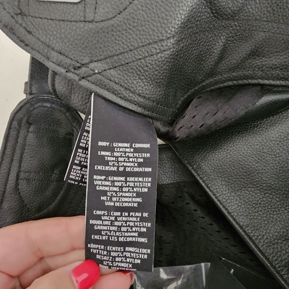 NWT Women's Harley Davidson 1W Black Leather Riding Chaps - Picture 9 of 11